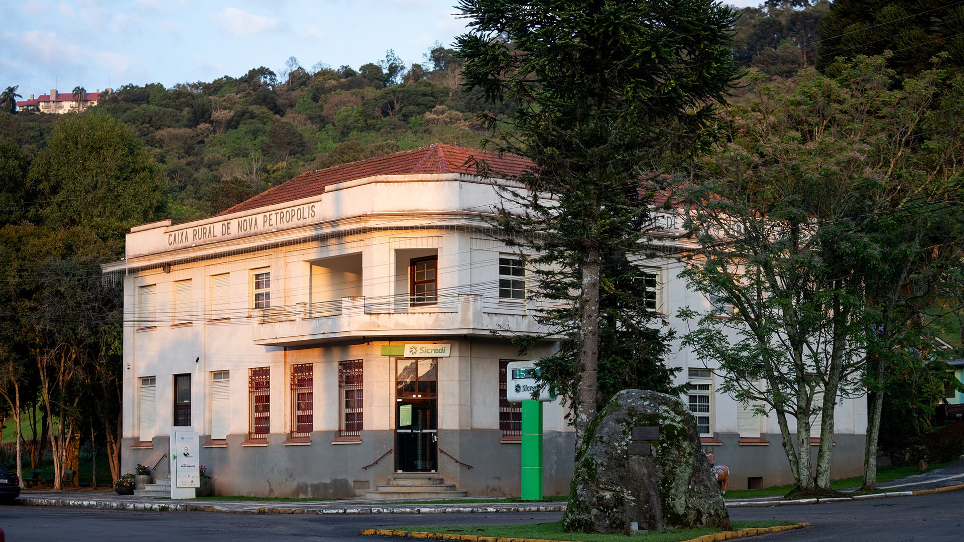 /images/location/caixa-desktop.jpg